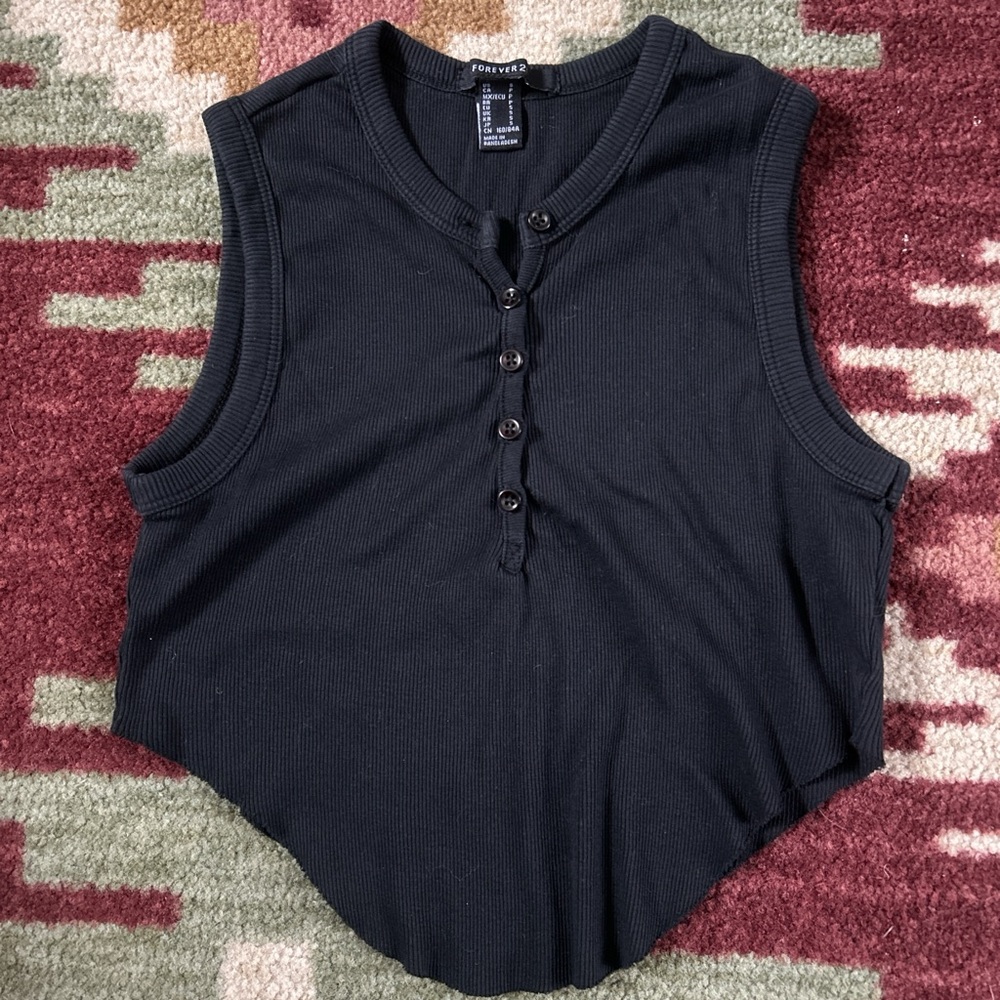 Forever 21 Black Sleeveless Crop Top